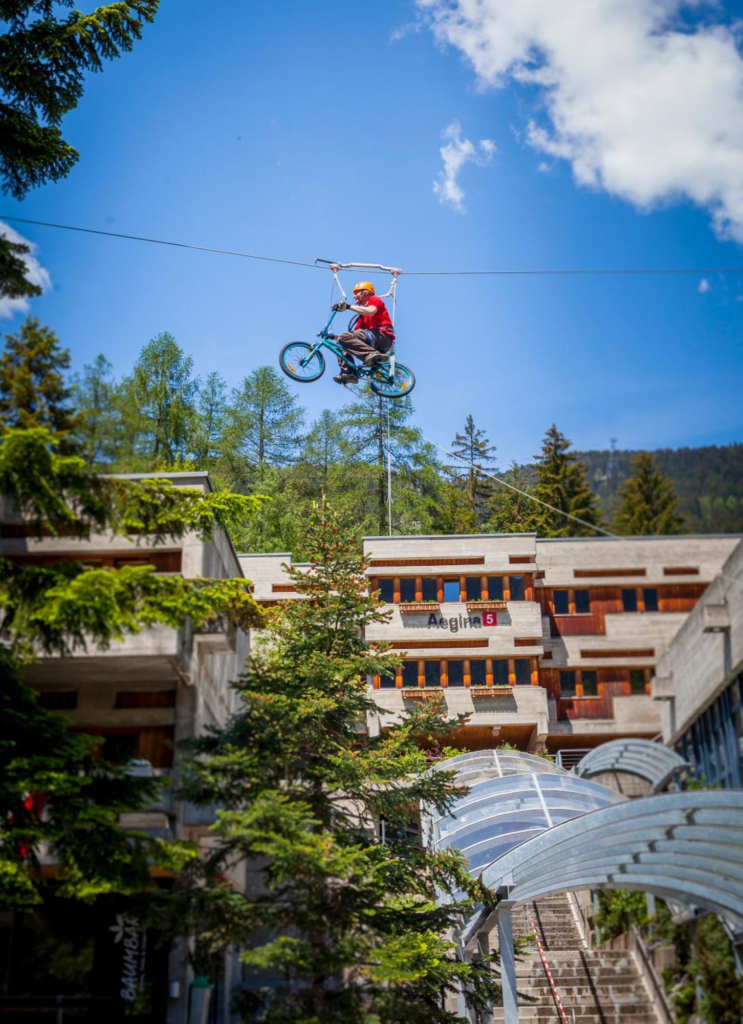Sport Resort Fiesch - Fiescher Hostel Exteriör bild